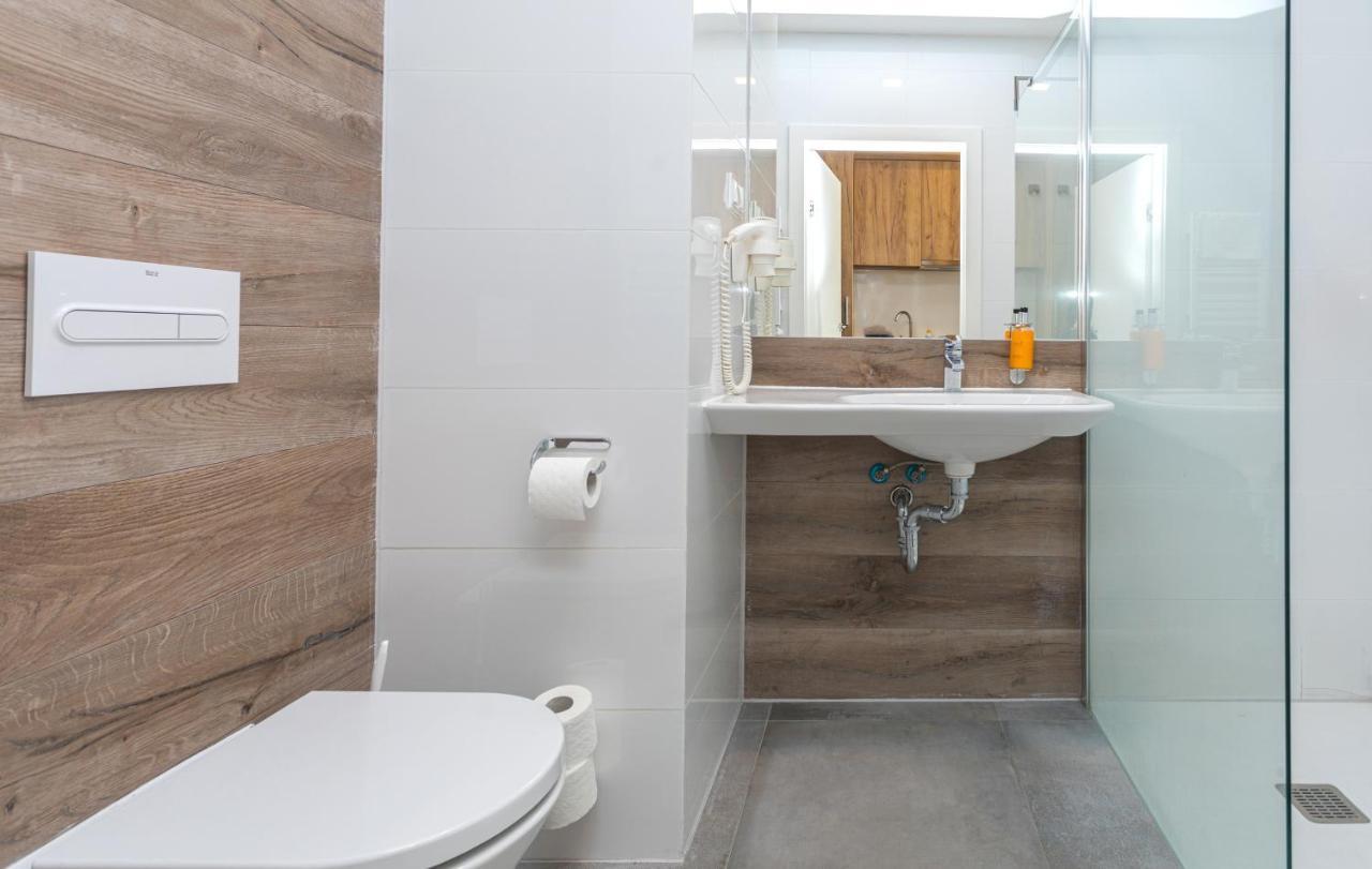 Apartment Czarna Gora 310 *